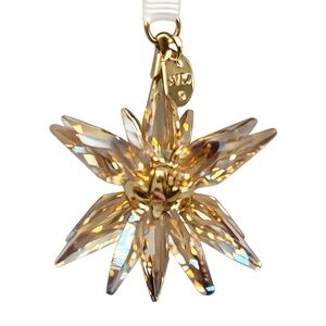 Swarovski 2025 Annual Edition Festive 3D Star Ornament 5701505 Gold w/ Box